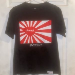 Small red black and white diamond t shirt